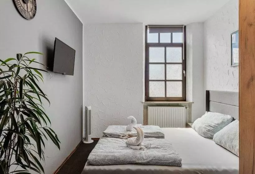 Majatalo Family And Friends Hassloch