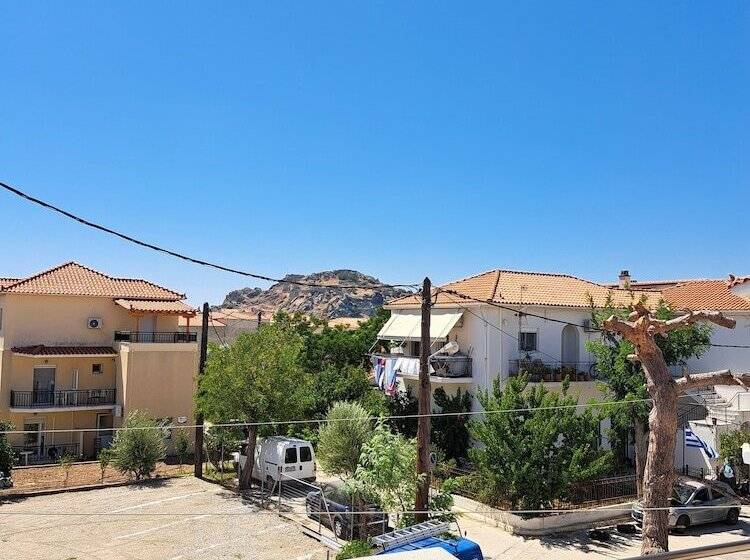 Rafkon Luxury Apartments   Myrina