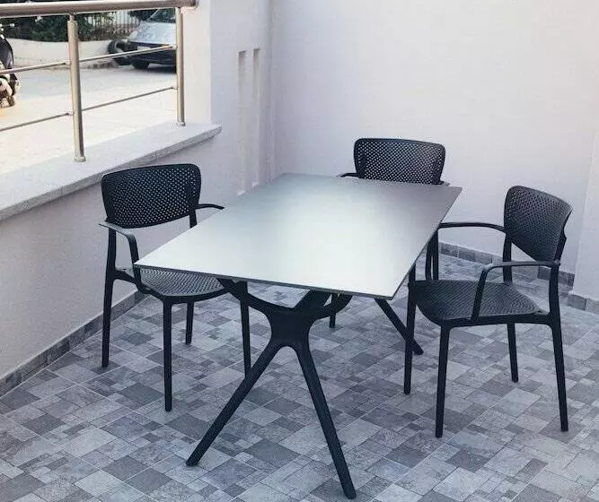 Rafkon Luxury Apartments   Myrina