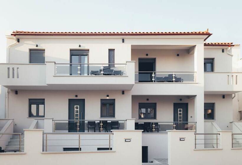 Rafkon Luxury Apartments   Myrina