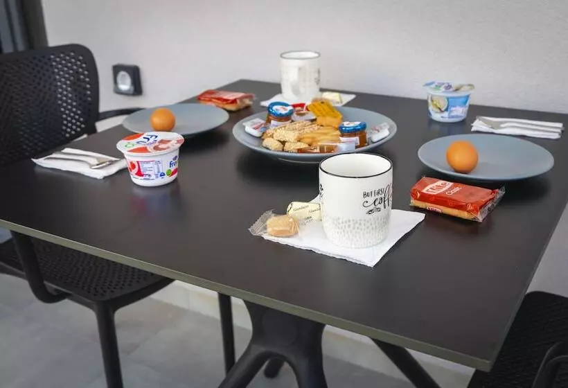 Rafkon Luxury Apartments   Myrina