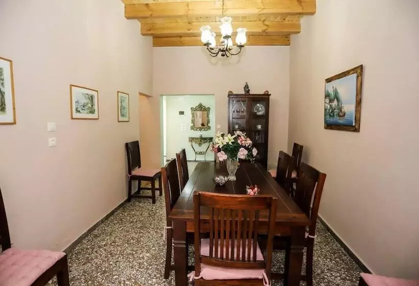Residenssi Beautiful 8 Bed House In Corfu