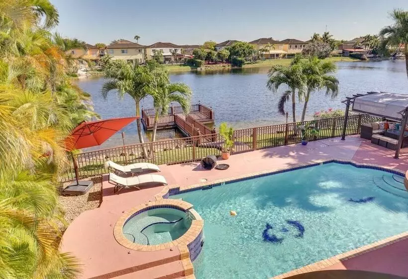 Spacious Miami Retreat W/ Grill, Pool & Dock!