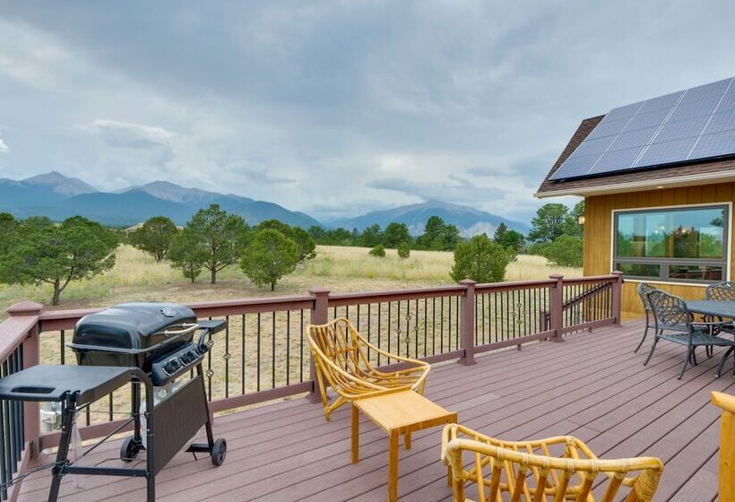 8696: 360 Mtn View & On Site Hiking!