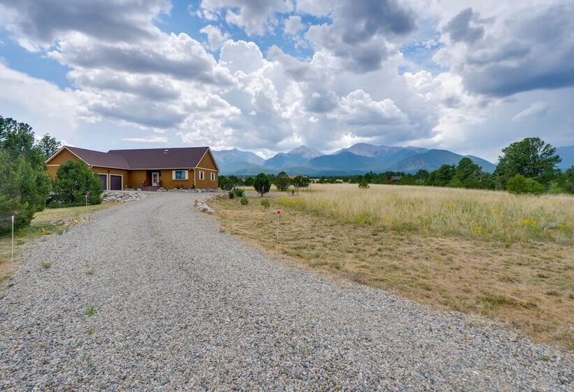 8696: 360 Mtn View & On Site Hiking!