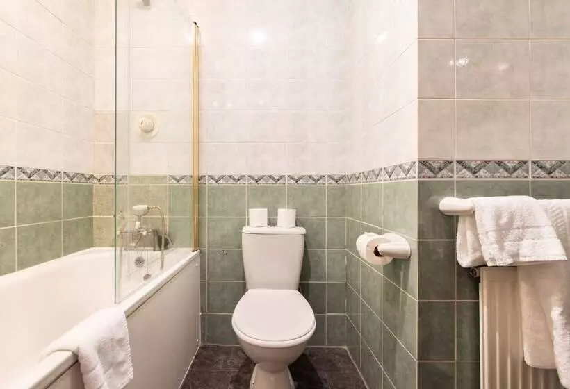 The Mill Hill Wonder   Inviting 3bdr House With Garden