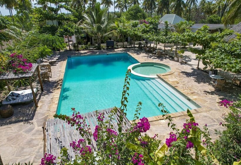 Tropical Boutique Hotel & Resto