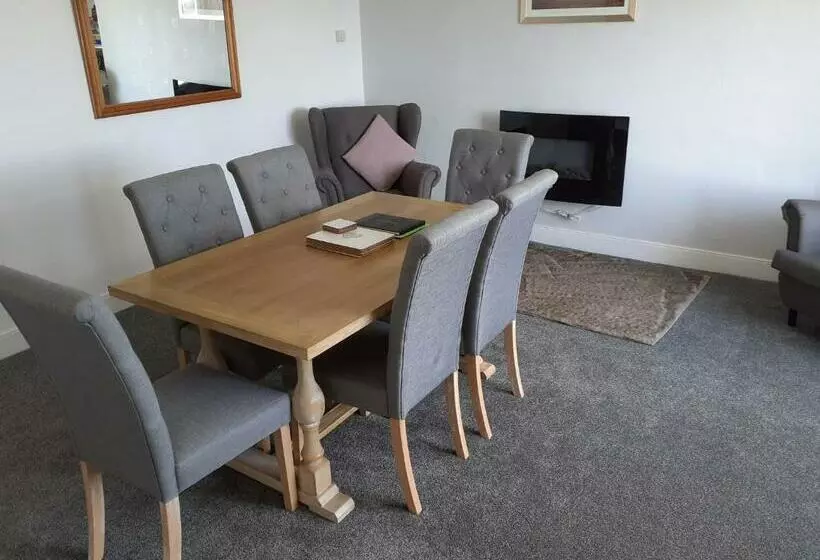 Elmbank Accommodation