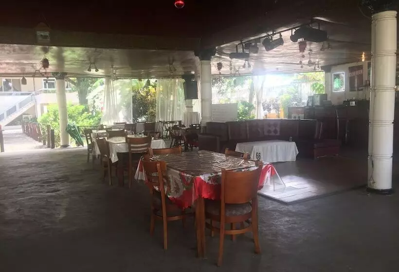 Embassy Suites Hotels & Restaurant