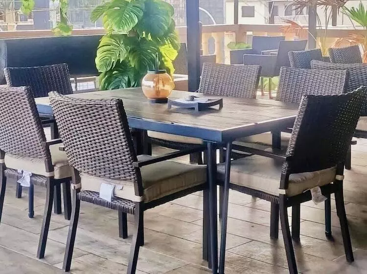 هتل Bella Casa