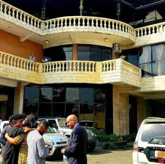 هتل Bella Casa