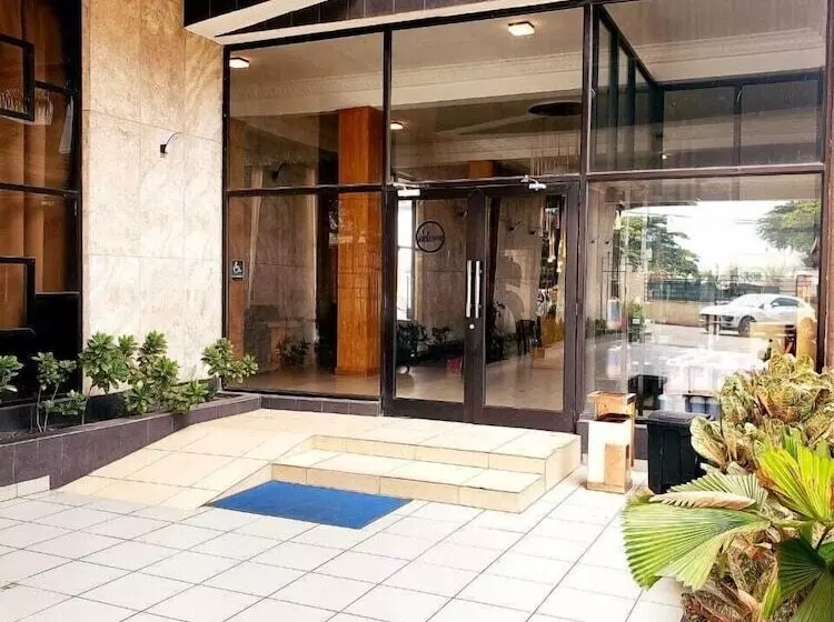 هتل Bella Casa