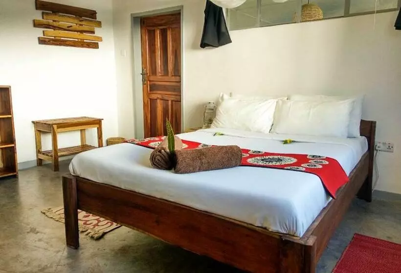 هتل Kamunjila Lodge