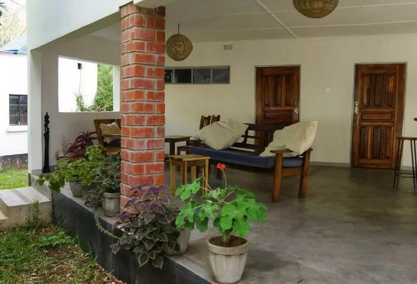 هتل Kamunjila Lodge