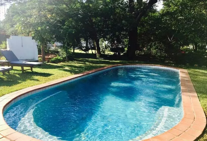 هتل Kamunjila Lodge