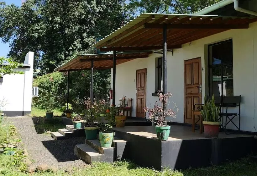 هتل Kamunjila Lodge