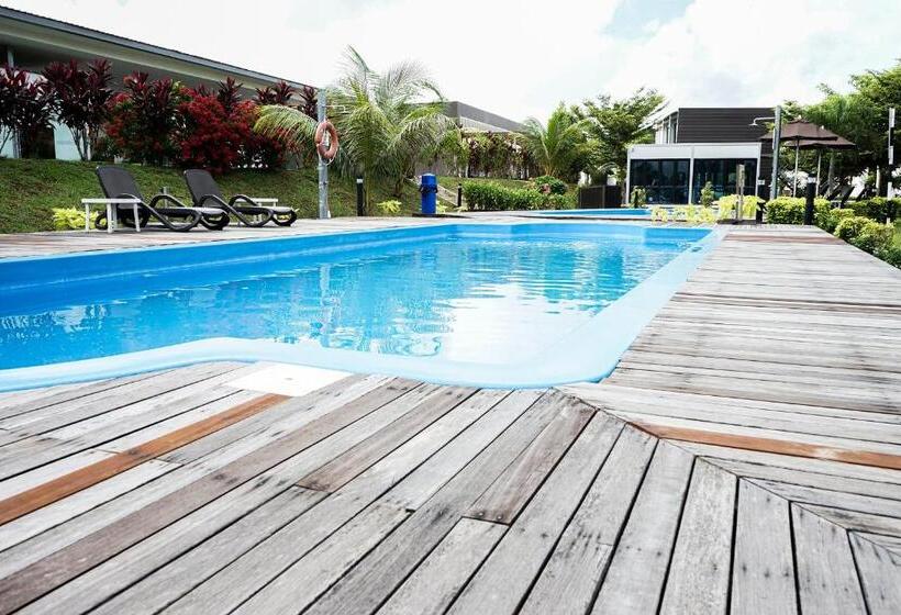 ホテル Lakeview Terrace Resort Pengerang