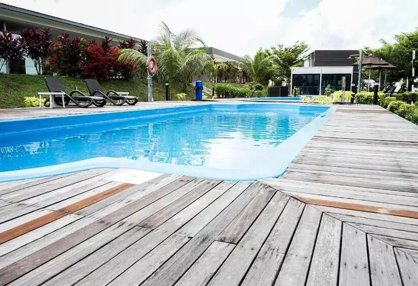 ホテル Lakeview Terrace Resort Pengerang
