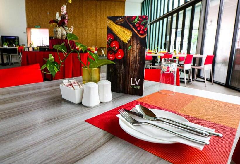 ホテル Lakeview Terrace Resort Pengerang