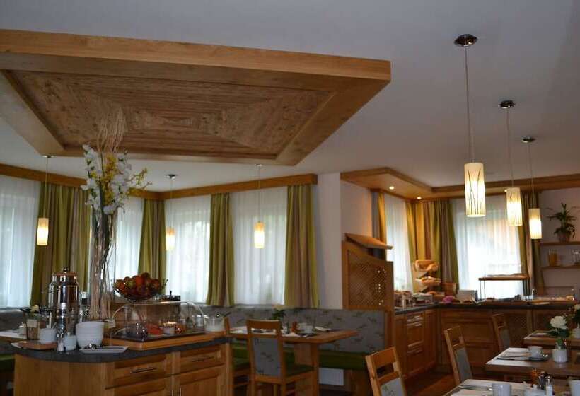 هتل Pension Ballwein