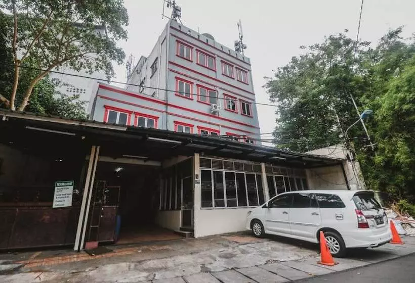 ホテル Reddoorz Near Lokasari Mangga Besar 7