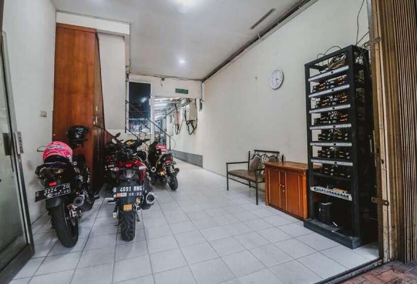 בית מלון כפרי Reddoorz Near Lokasari Mangga Besar 7