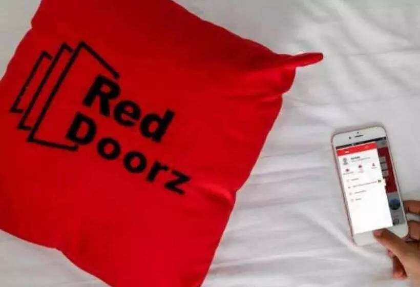 ホテル Reddoorz Near Lokasari Mangga Besar 7
