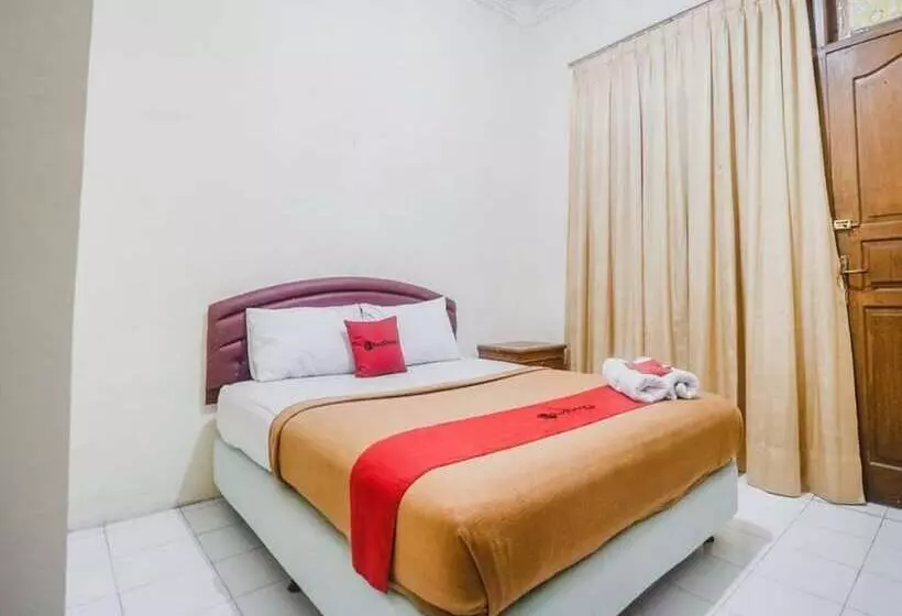 ホテル Reddoorz Near Lokasari Mangga Besar 7