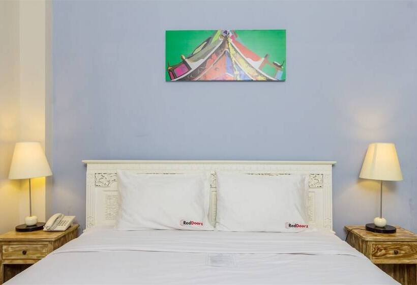 ホテル Reddoorz Plus @ Gunung Salak Street