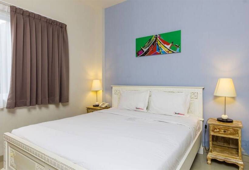 ホテル Reddoorz Plus @ Gunung Salak Street