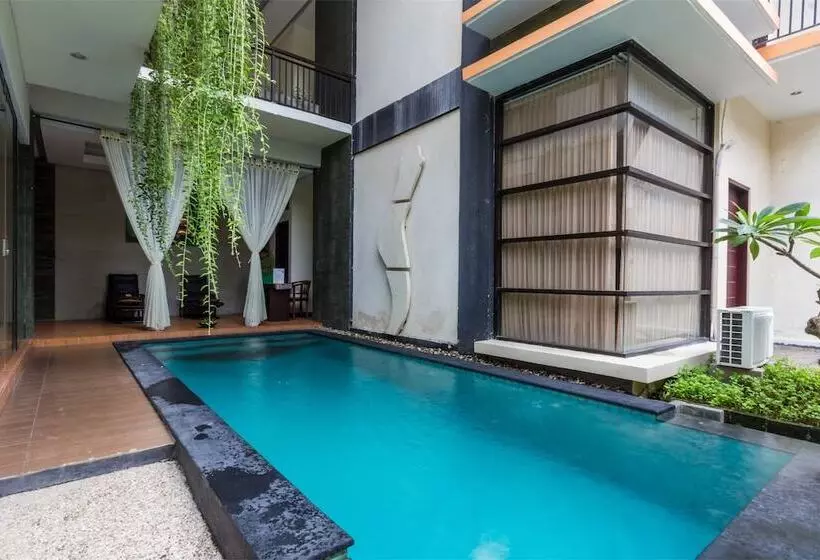ホテル Reddoorz Plus @ Shri Lakshmi Seminyak