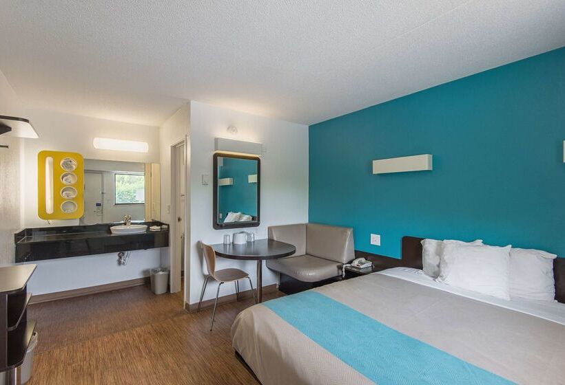 Motel 6 Overland Park, Ks