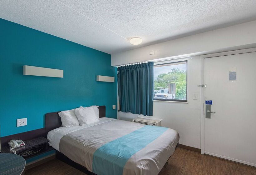 Motel 6 Overland Park, Ks