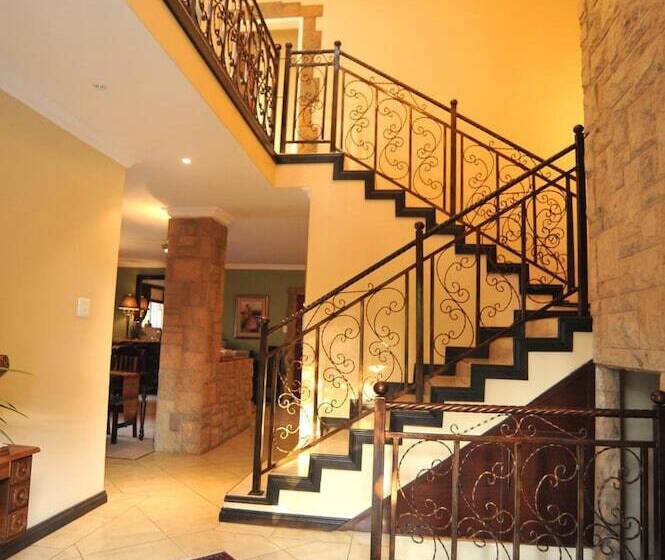 بنسيون Sunset Manor Guest House