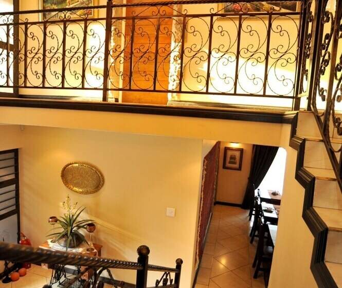 بنسيون Sunset Manor Guest House