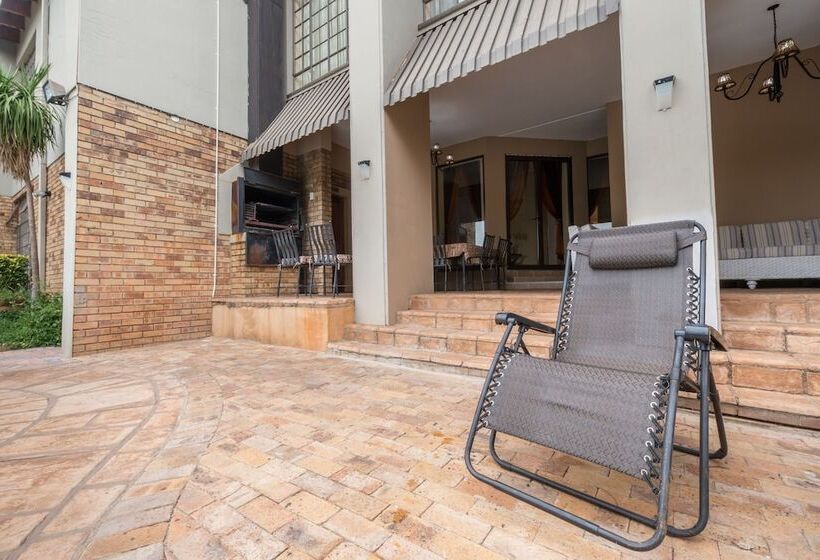 بنسيون Sunset Manor Guest House