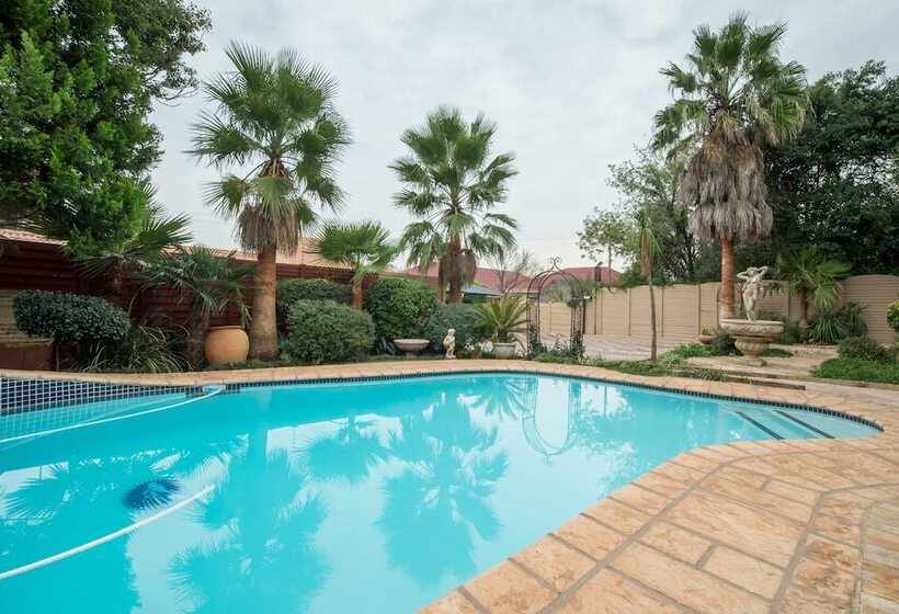 بنسيون Sunset Manor Guest House