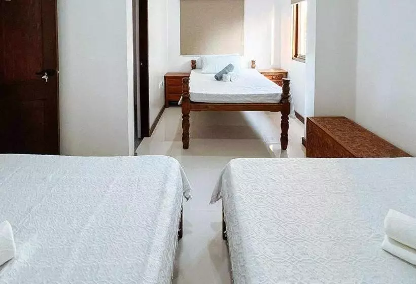 ベッドアンドブレックファースト Reddoorz At Casa Rafaelle Transient Ilocos Sur