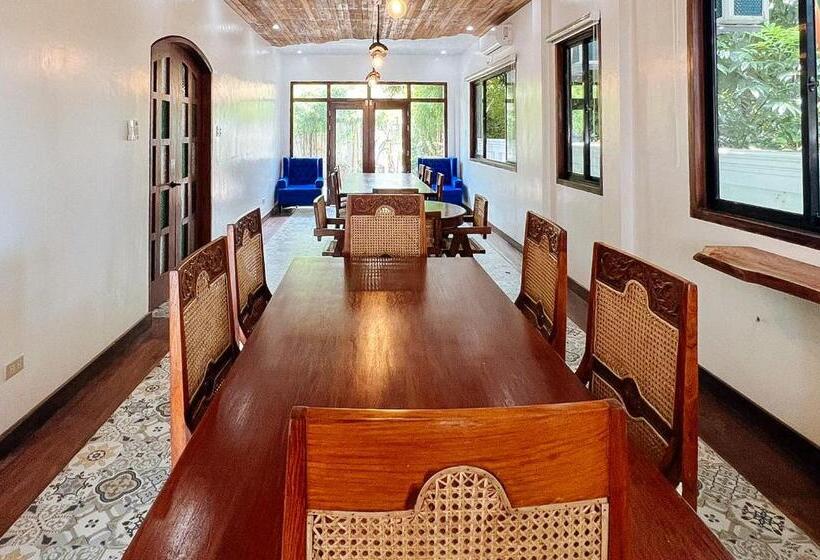 Aamiaismajoitus (B&B) Reddoorz At Casa Rafaelle Transient Ilocos Sur