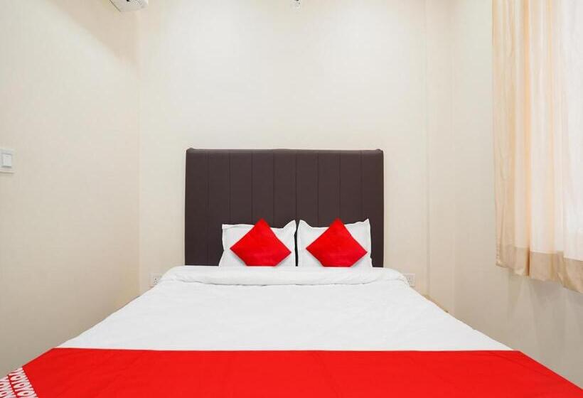 ホテル Oyo Flagship Nirmala Palace