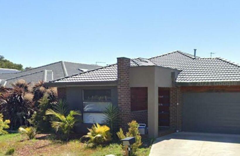 הוסטל Halfway Out Lite