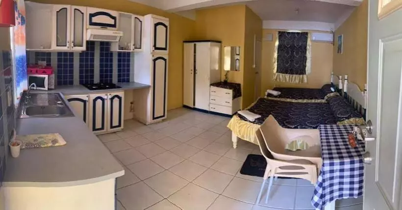 هتل Caprice Studio & Guest House