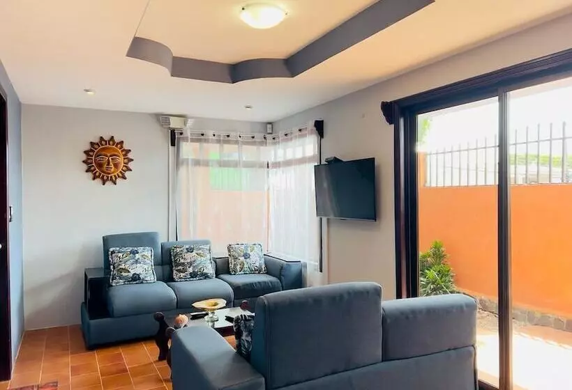 ペンション Casa Del Arbol Escazu