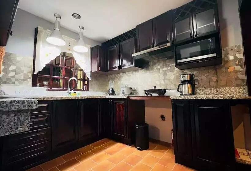ペンション Casa Del Arbol Escazu