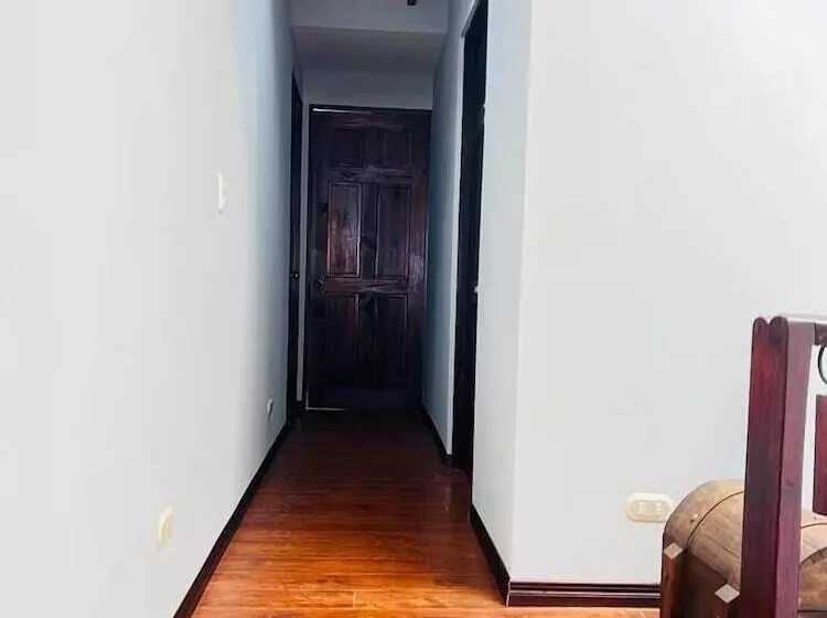 ペンション Casa Del Arbol Escazu