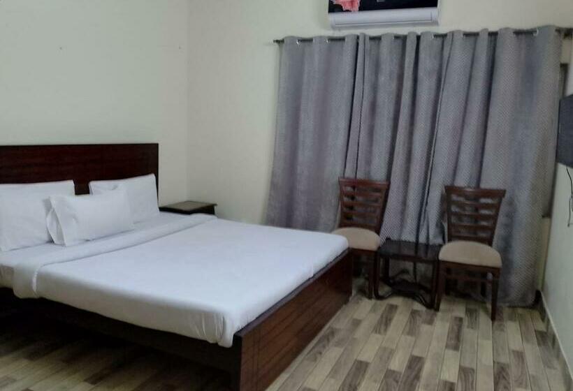 پانسیون Family Home