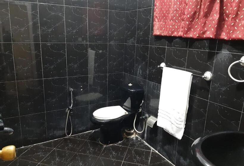 پانسیون Family Home