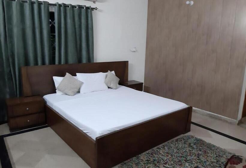 پانسیون Family Home