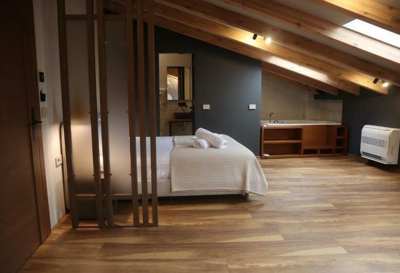 Hani I Gjelit Hotel, Korce