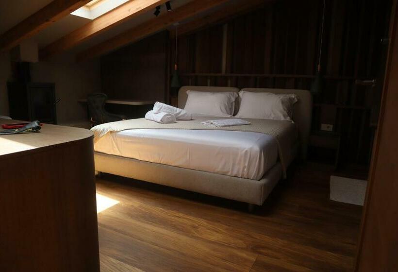 Hani I Gjelit Hotel, Korce